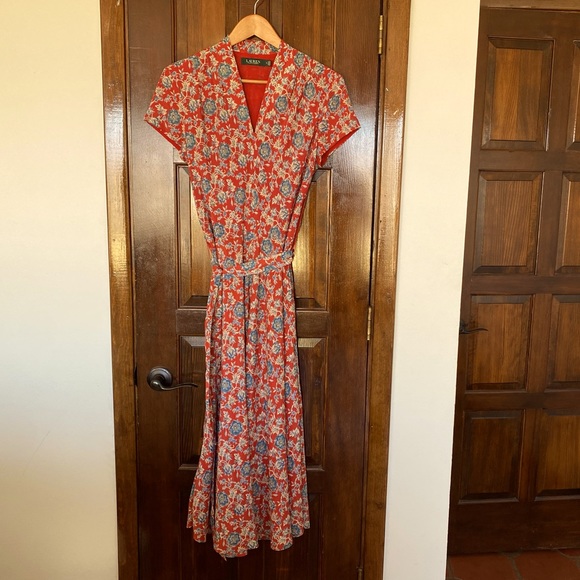 Lauren Ralph Lauren Dresses & Skirts - EUC Lauren Ralph Lauren Red white & blue floral print short sleeve v neck dress